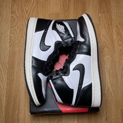 Jordan 1 black white 2014 size 10.5