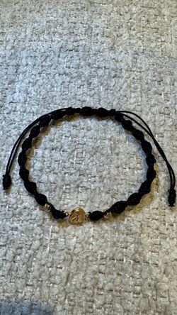 PULSERA MACRAMÉ CON ORO MACIZO COLOMBIANO DE 18K.