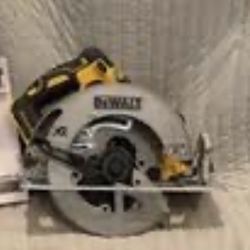Dewalt 6 1/2 In 20v Saw