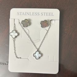 Necklaces,earrings and bracelets 