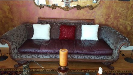 Living Room Sofa/Couch Anitique/Vintage Collectors