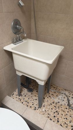 Utility sink
