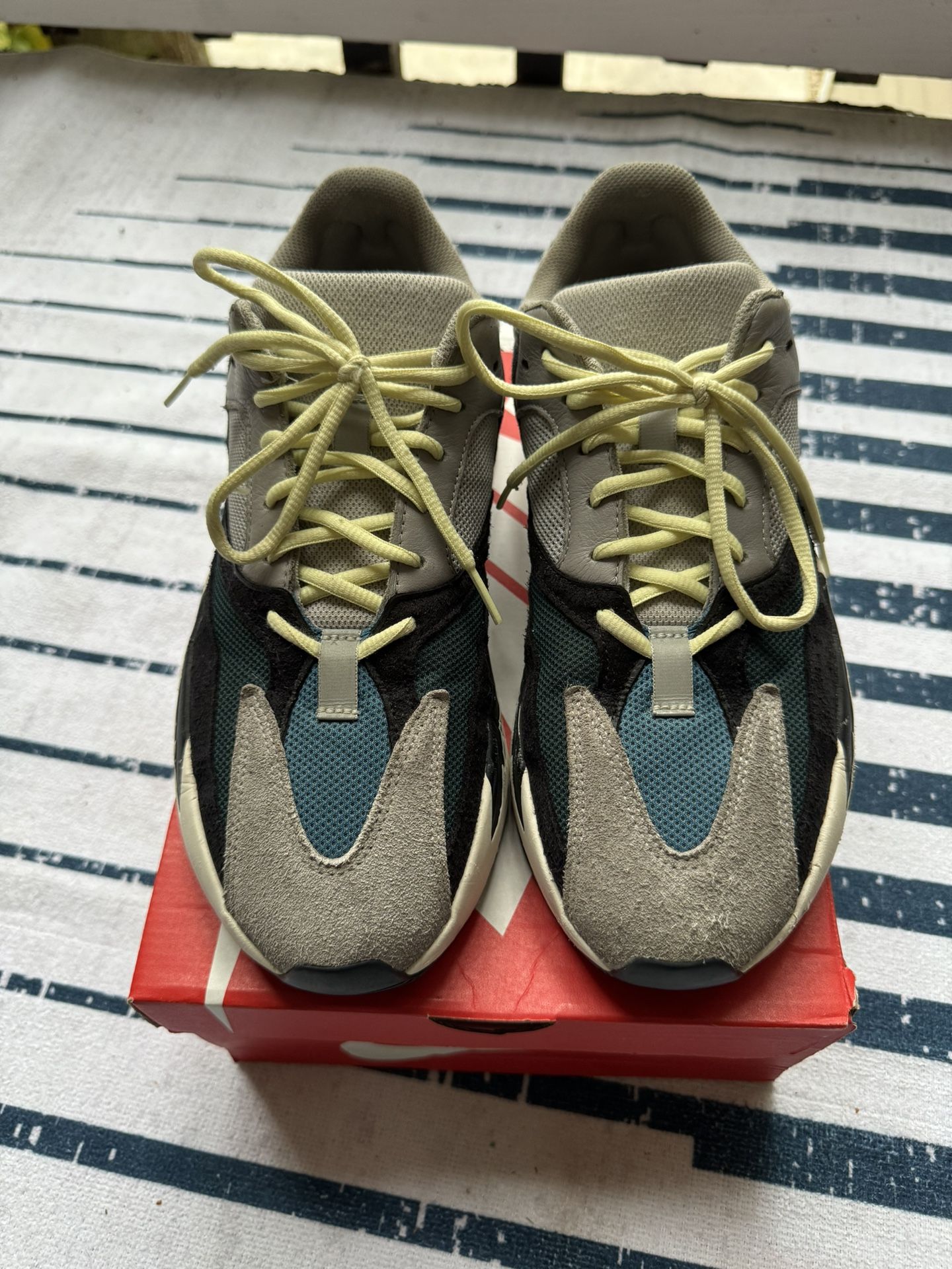 2017 Adidas Wave Runner Size 11