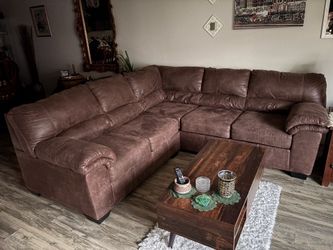 Couch 2 piece sectional
