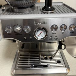 Breville The Barista Express Machine