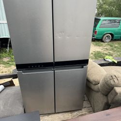Refrigerator 