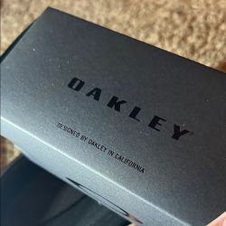 Authentic Oakley Hard Shell Case for Sunglasses - Black - with Box