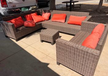 BETTER HOMES & GARDEN 4pcs patio set