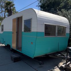 1958 Rainbow 21’ Vintage Trailer