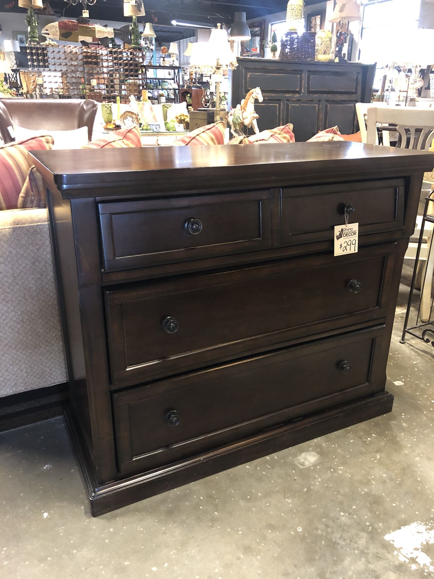 Porter Media Chest