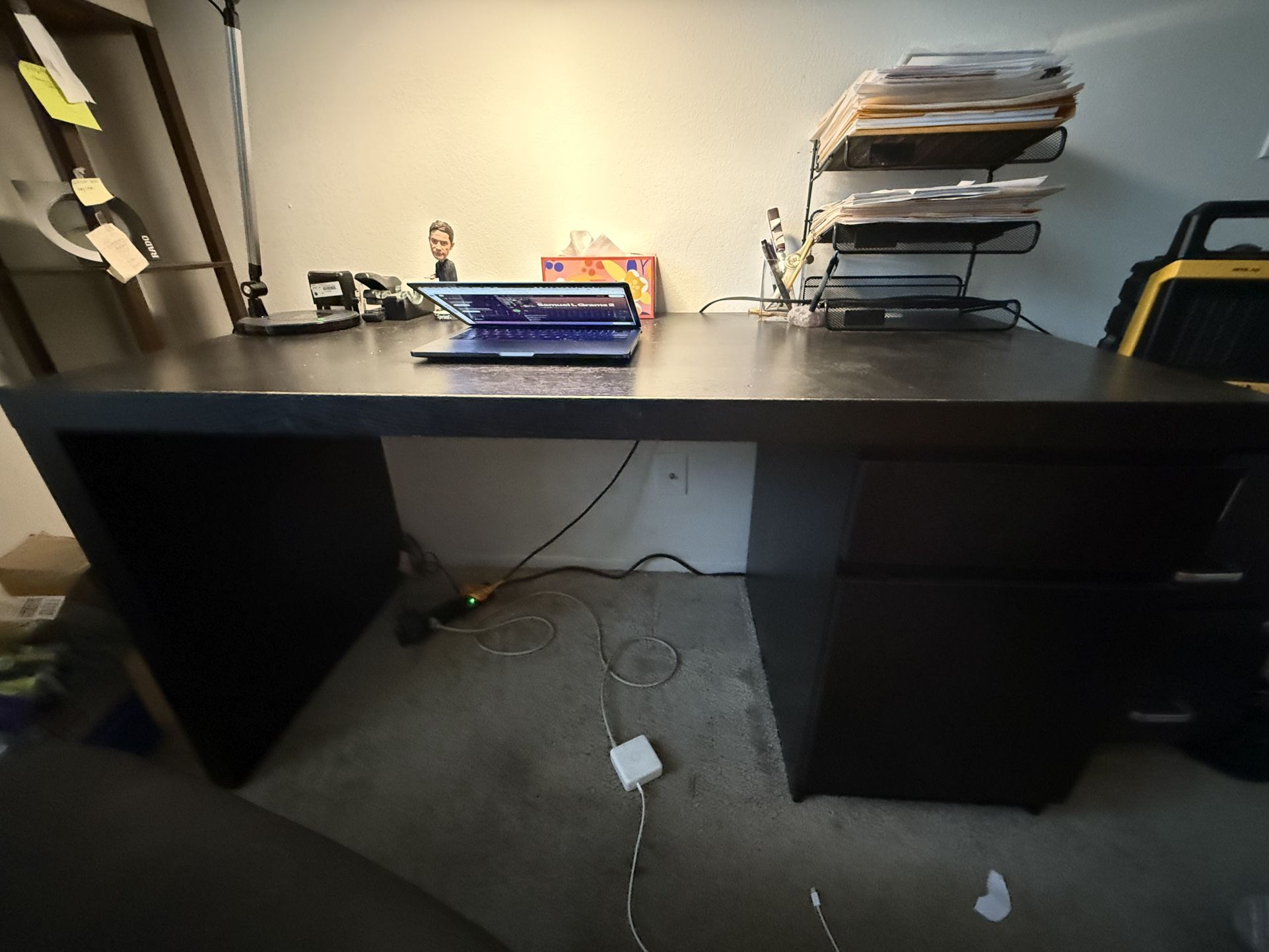 BLACK DESK