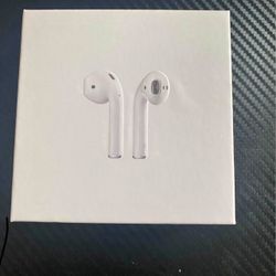 Apple AirPods Generation 2 White Charging Case.