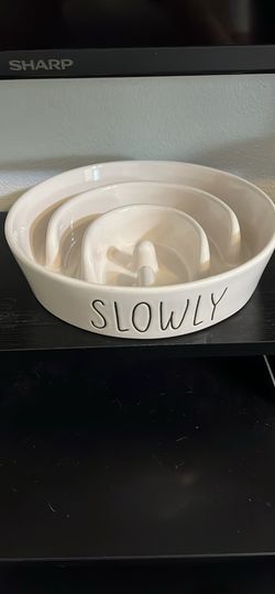 Porcelain slow feeder dog bowl, 9.5 inches in diameter