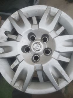 Nissan 16in hub caps altima set of 4