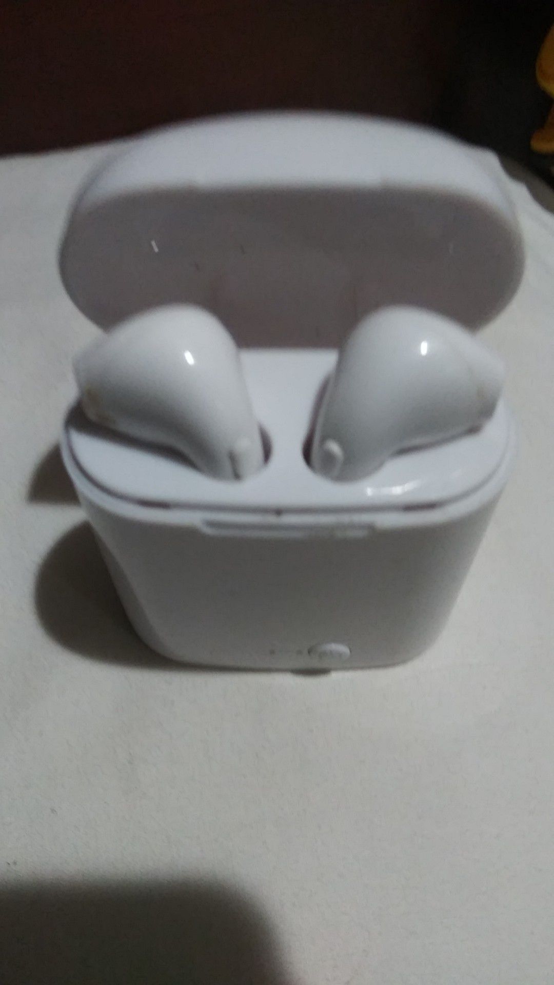 Wireless Bluetooth headphones