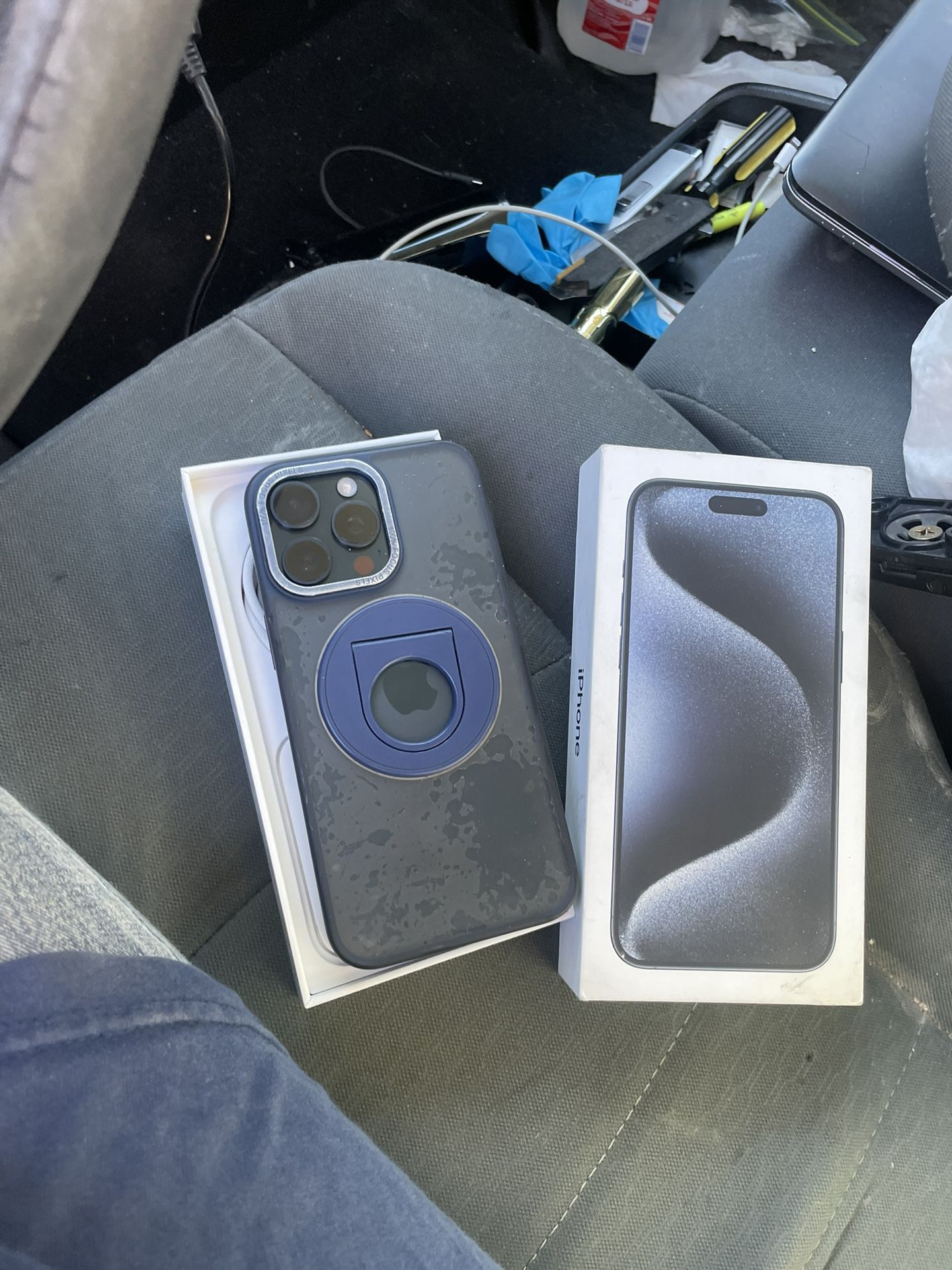 iPhone 15 Pro Max Locked