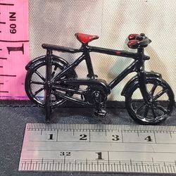 @CHV.  MINIATURE METAL TOY BICYCLE FOR DOLL HOUSE DECORATION 