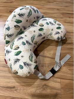 Like new momcozy feeding pillow