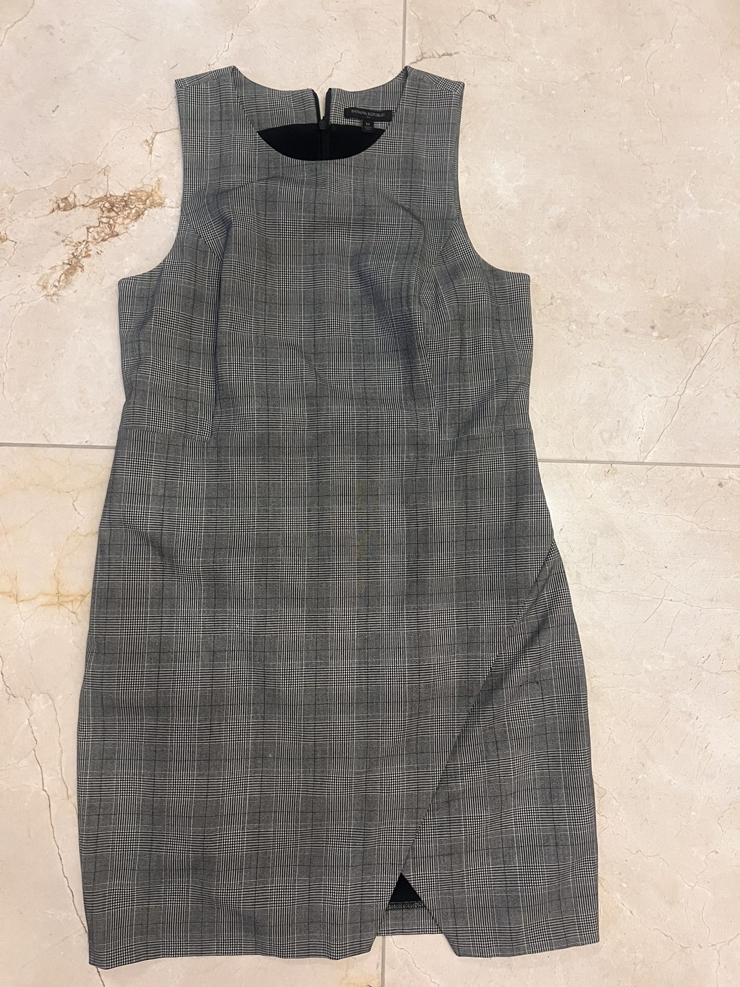 Banana Republic Women's Knee Length Lined Sleeveless Sheath Dress Size 14