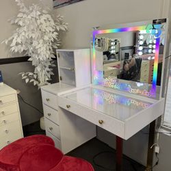 Hello Kitty Vanity Set 