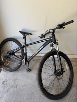 Adult Nishiki Colorado Mountain Bike