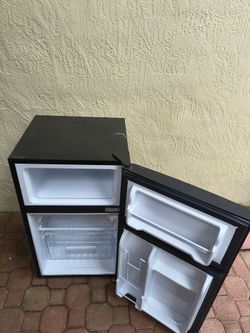 Haier 3.2 Cu Ft Mini Fridge