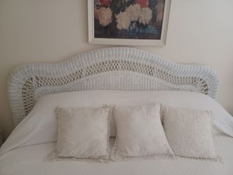 White Wicker Bedroom Furniture Set