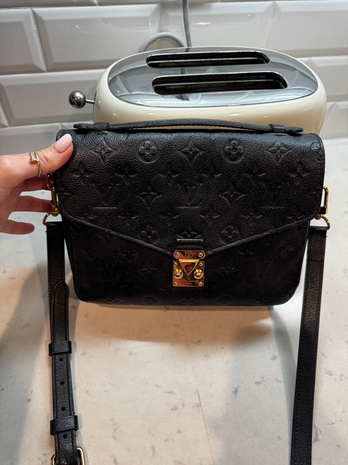 Authentic Louis Vuitton Pochette 