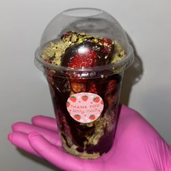 Strawberry Dubai Chocolate Cup 🍓