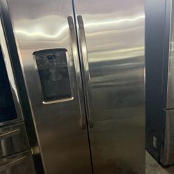 Refrigerador available 