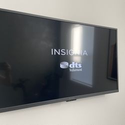 Insignia - 40" LED Full HD TV & Fire TV Stick