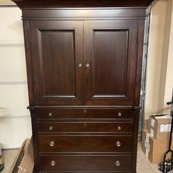 Entertainment Center/Dresser