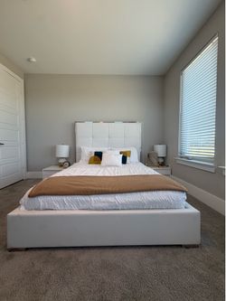 Modani Queen Size Bed