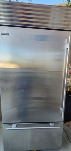 Sub-Zero 36" Built-In Refrigerator / Freezer BI-36U/S/TH