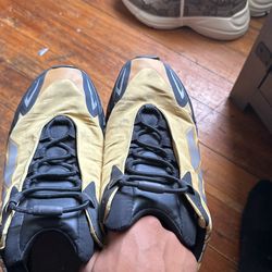 Yeezy 700