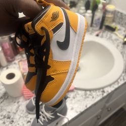 Jordan 1 Yellow Taxi 