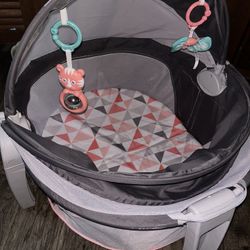 Fisher Price baby dome/Portable bassinet