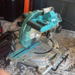 Makita xsl06 Miter Saw With Laser Kit