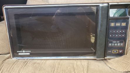 1980s vintage microwave