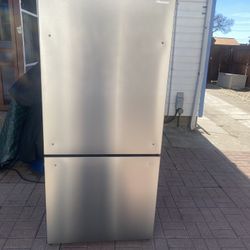 Refrigerator Hinsen New 