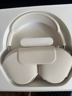 Apple AirPods Max Headphones – Starlight