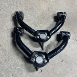 2020-2023 GM 2500,3500HD. Upper Control Arms 