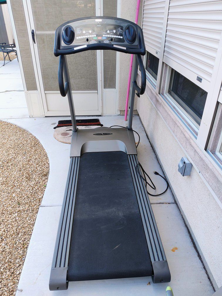 Heavy duty Treadmill - Vision Quest T9500