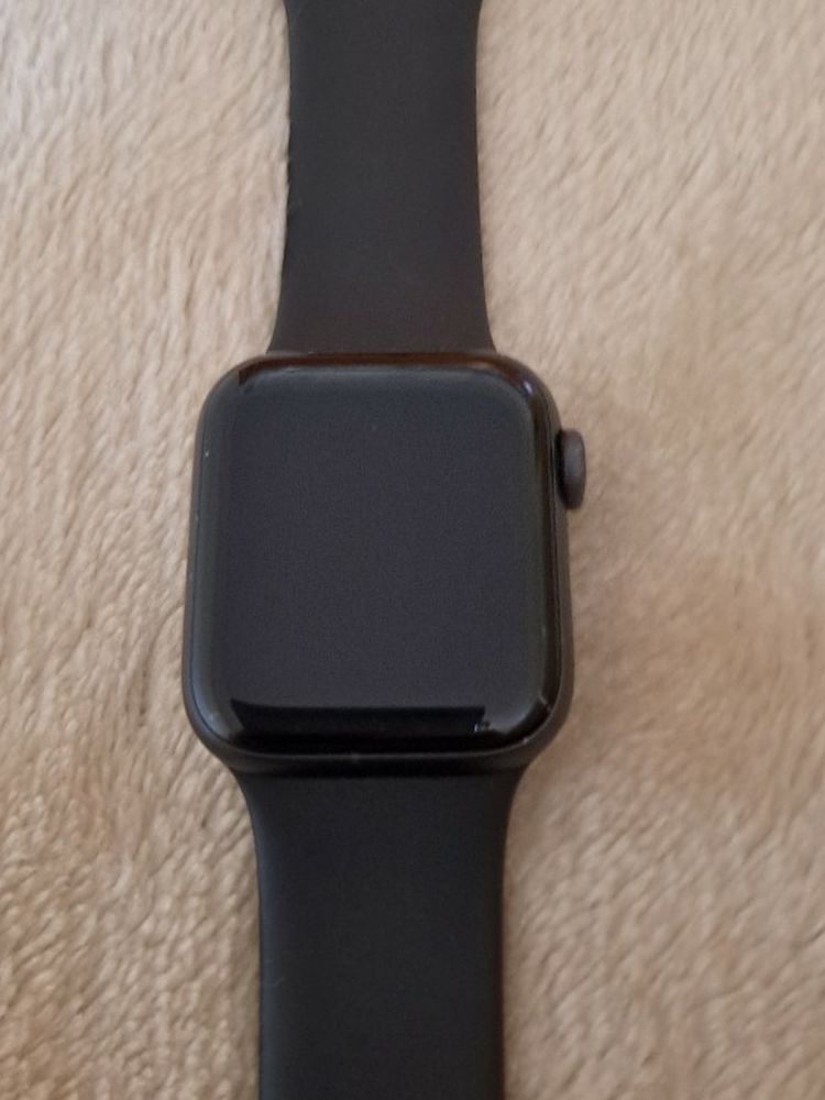 Series 5 Apple Watch 40mm 36gb Black Aluminum