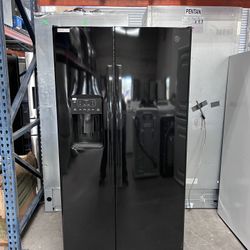 GE Side By Side Refrigerator 26 Cu Ft Water Dispenser And Ice Maker Black New