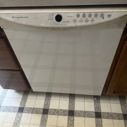 Free Working Dishwasher 