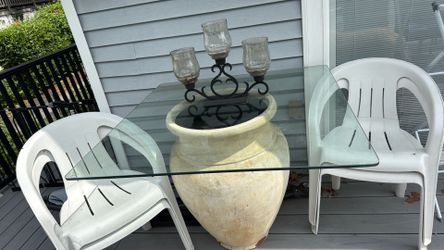 Glass in good condition