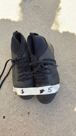 Kids soccer cleats