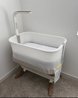Evenflo CORA 3 level adjustable bassinet NEW