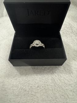 Neil Lane Diamond Ring 1-5/8 cttw 14K Gold